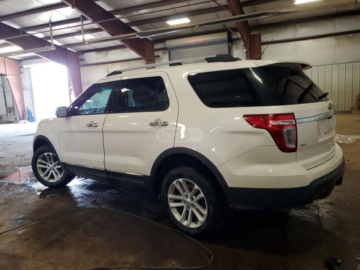 Ford Explorer 2015 — photo 2
