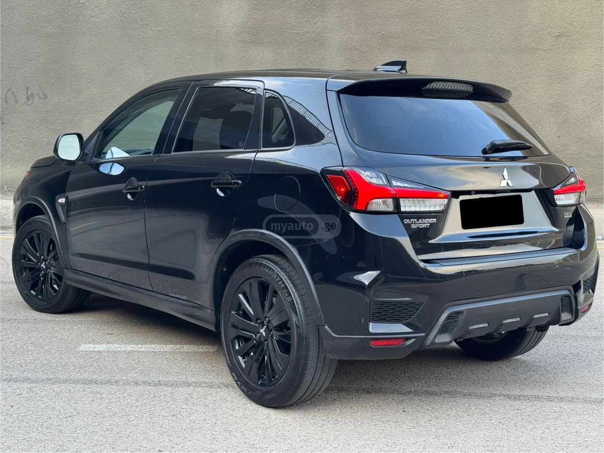 Mitsubishi Outlander Sport 2020 — photo 2
