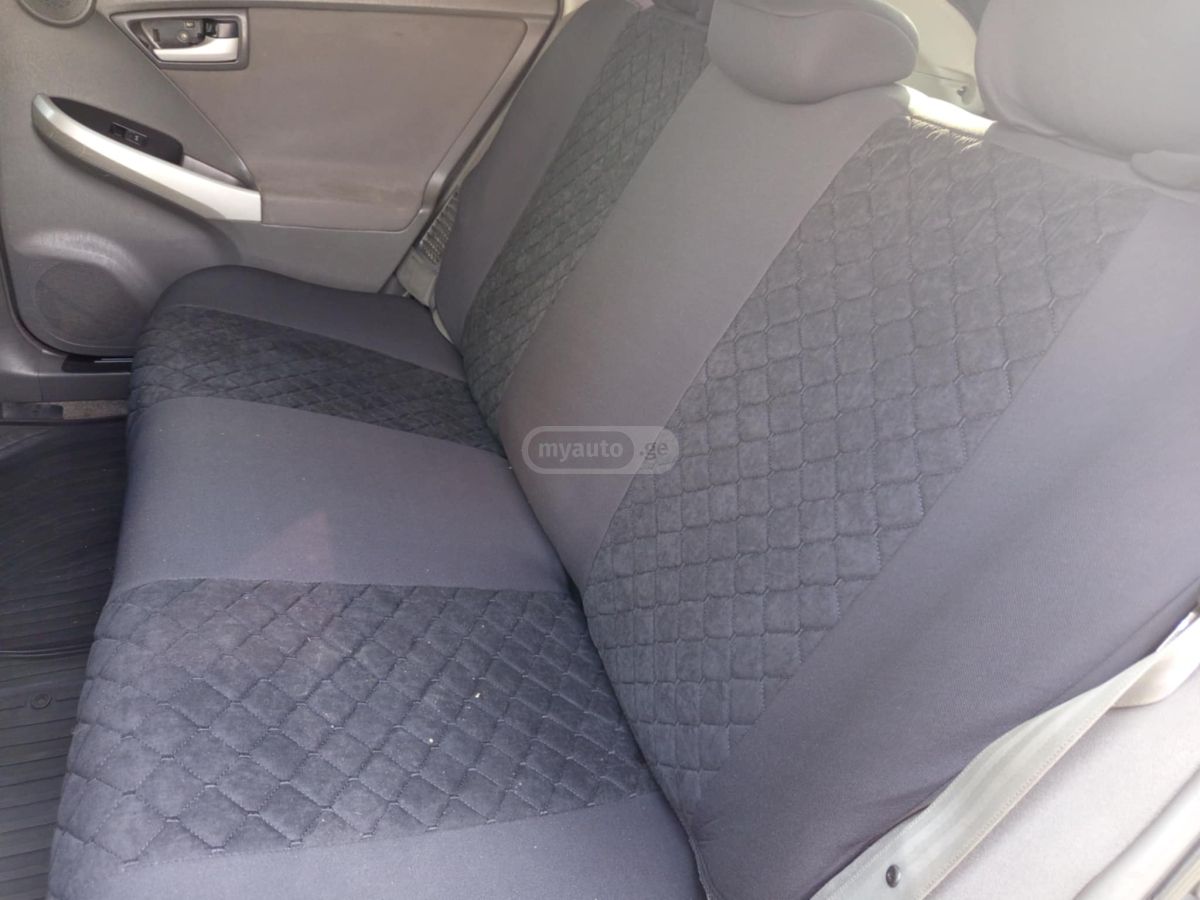 Toyota Prius 2011 — photo 2