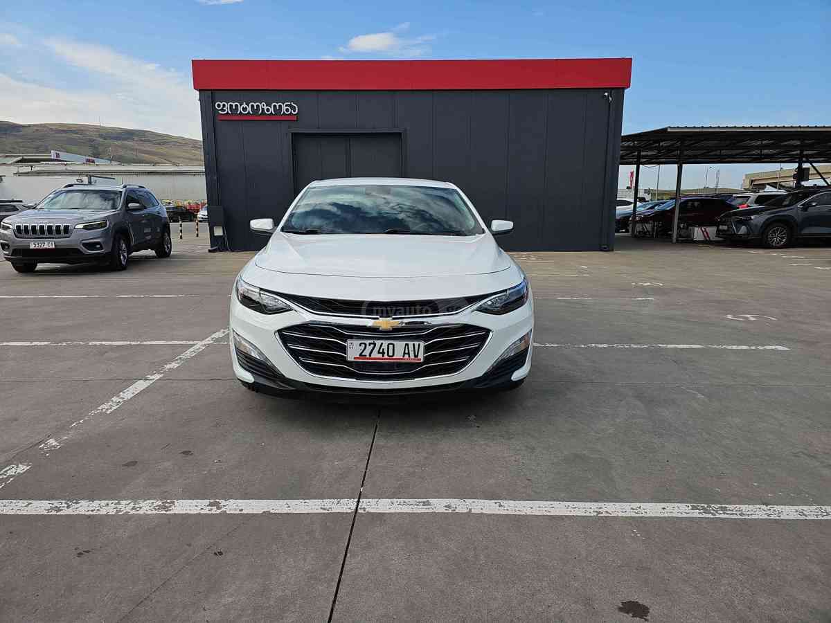 Chevrolet Malibu 2022 — photo 2