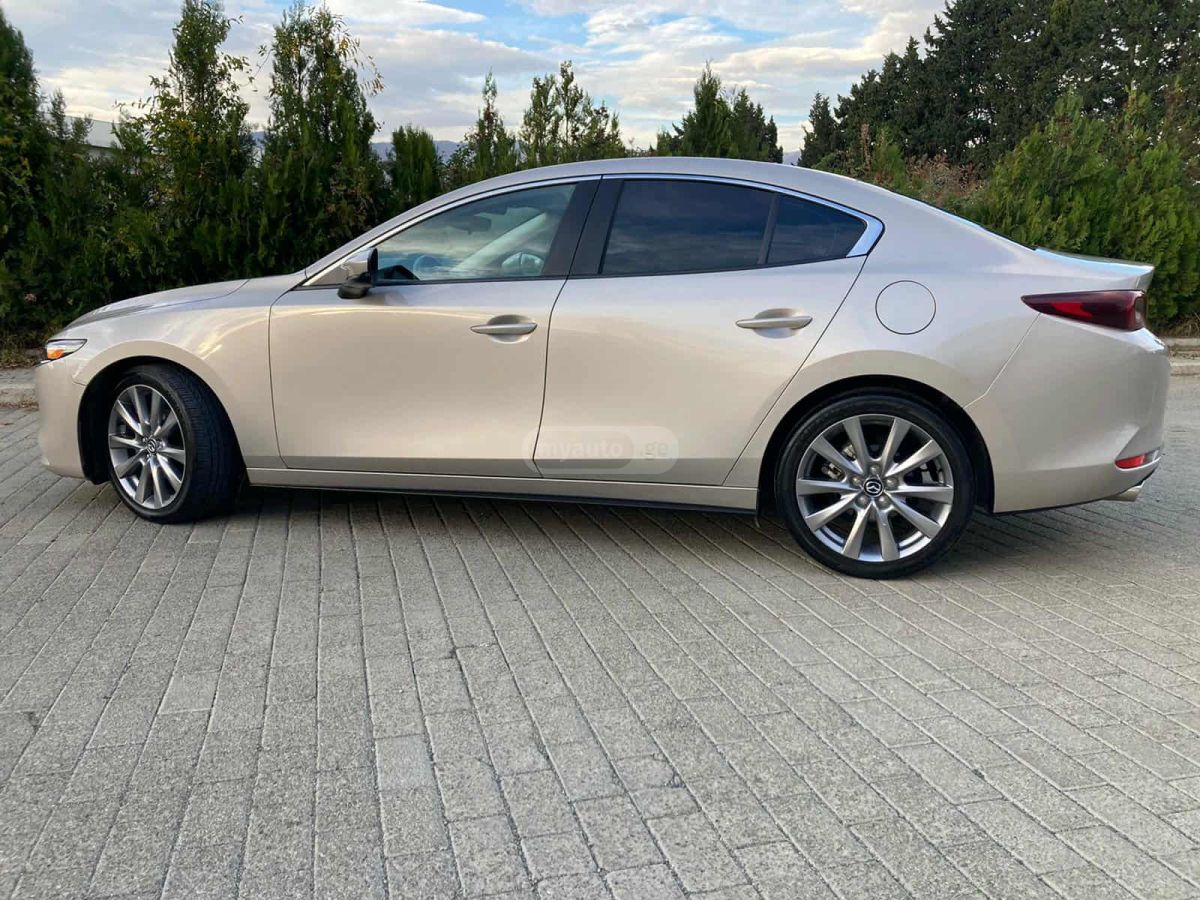 Mazda Mazda3 2022 — photo 2
