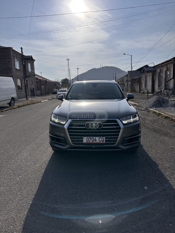 Audi Q7 2018 — photo 2