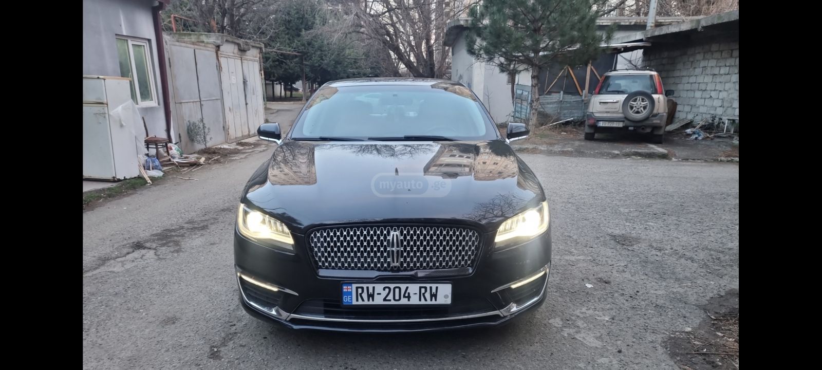 Lincoln MKZ 2017 — photo 2