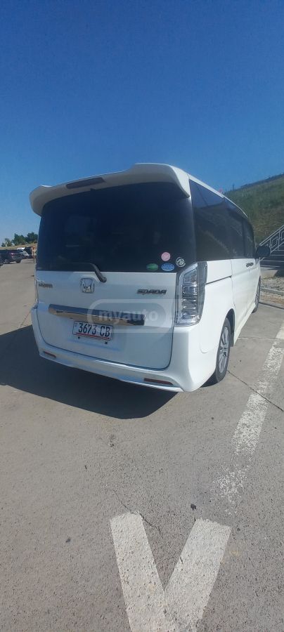 Honda Step Wagon 2014 — photo 2