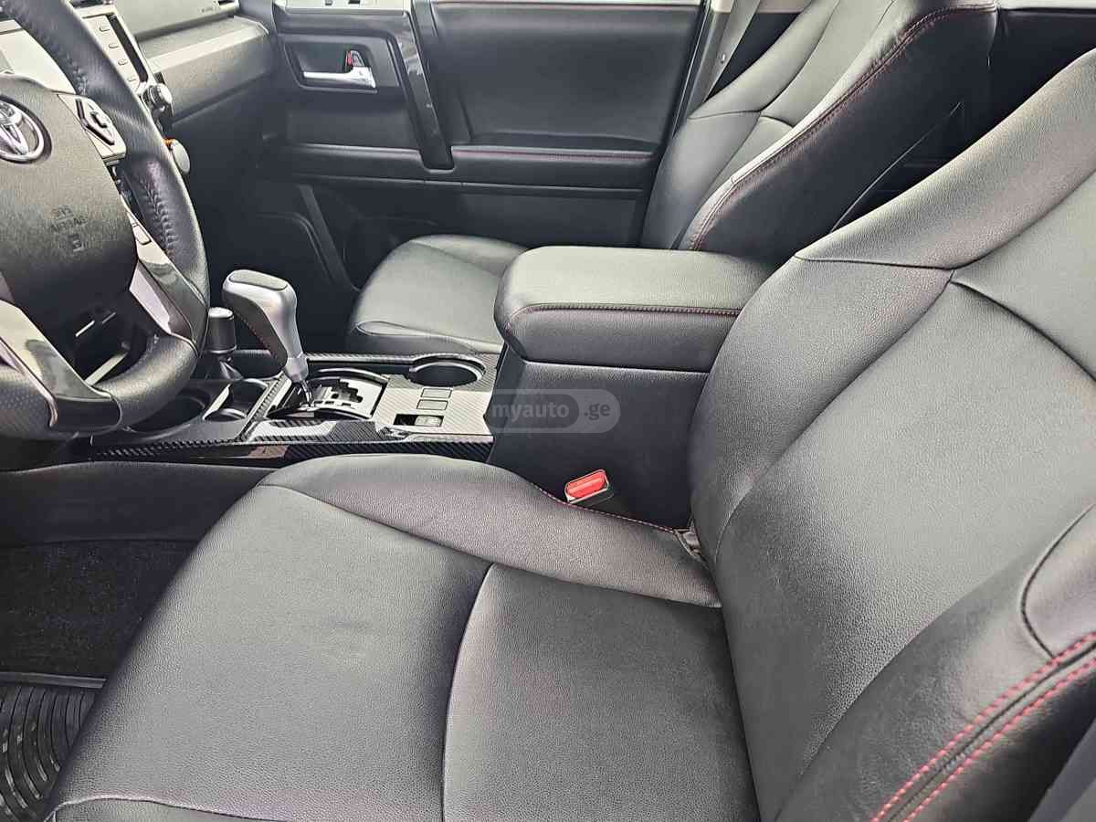 Toyota 4Runner 2022 — photo 2