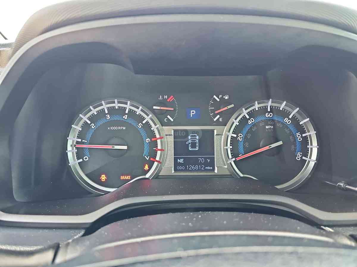 Toyota 4Runner 2017 — photo 2