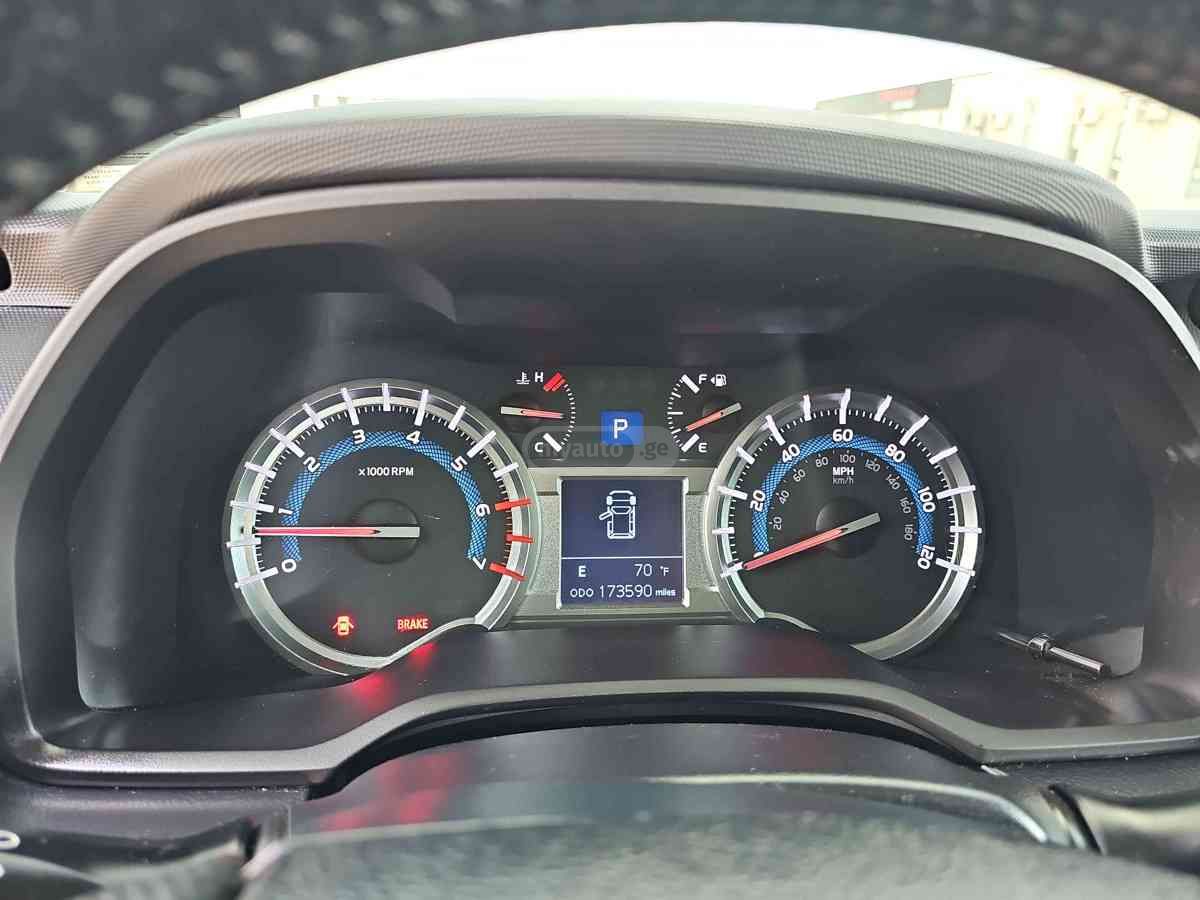 Toyota 4Runner 2015 — photo 2