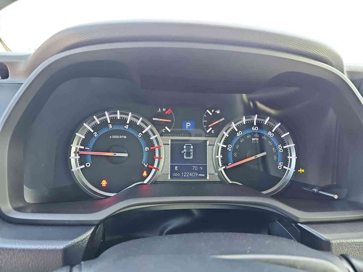 Toyota 4Runner 2017 — photo 2