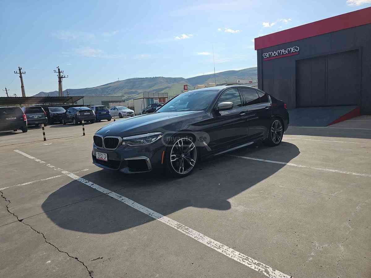 BMW 550