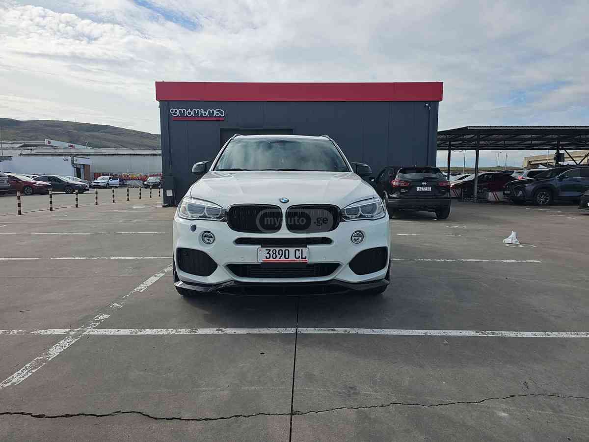 BMW X5 2018 — photo 2