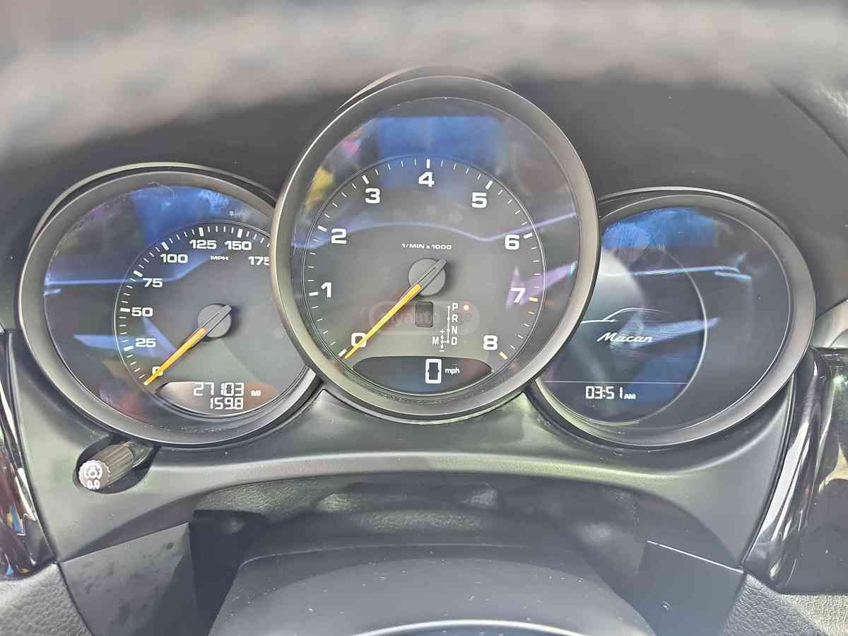 Porsche Macan 2021 — photo 2