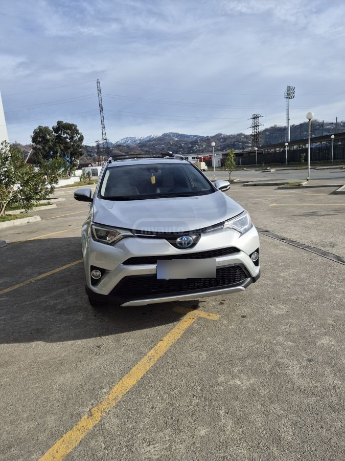 Toyota RAV4 2016 — photo 2