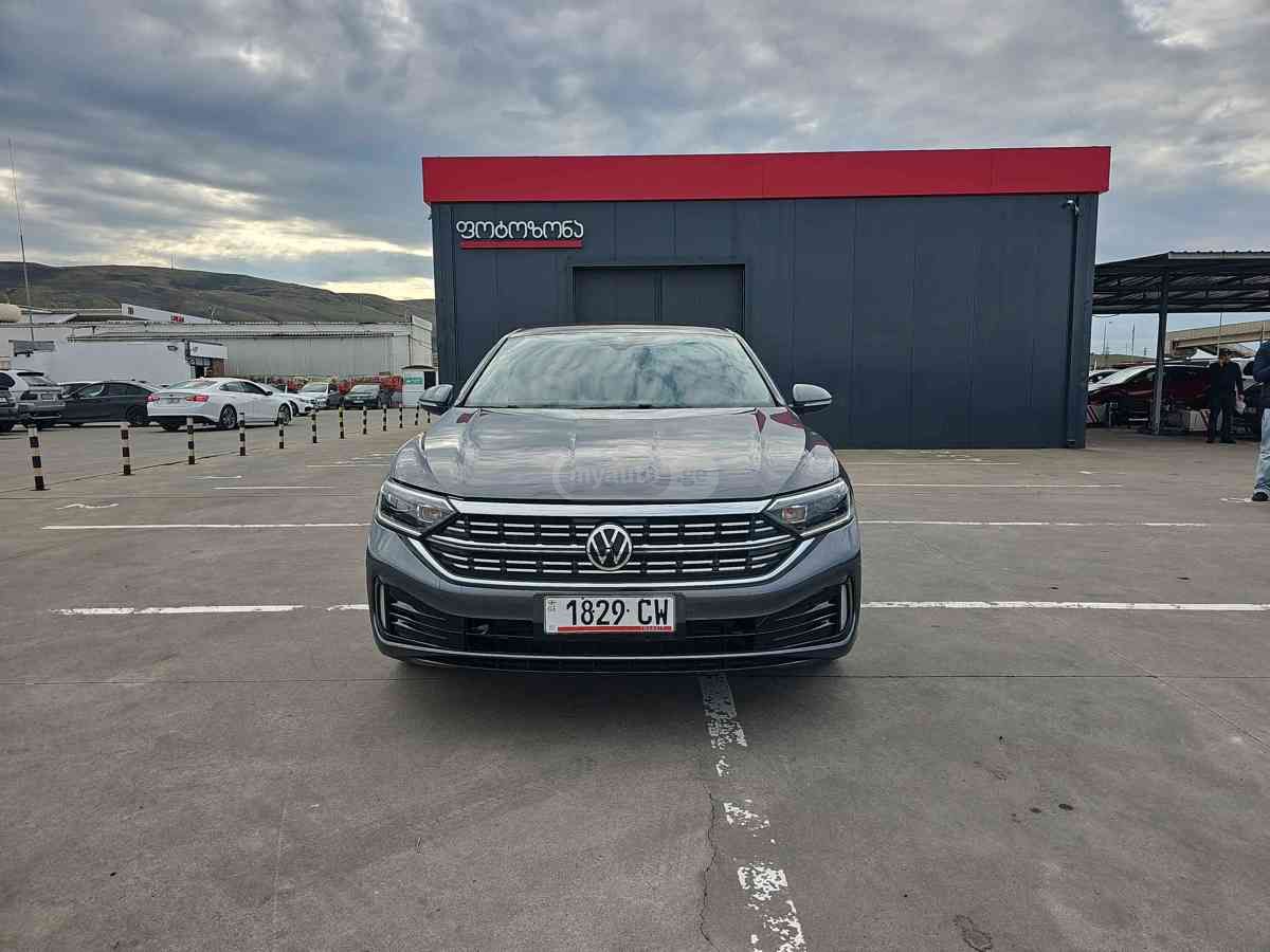Volkswagen Jetta 2022 — photo 2