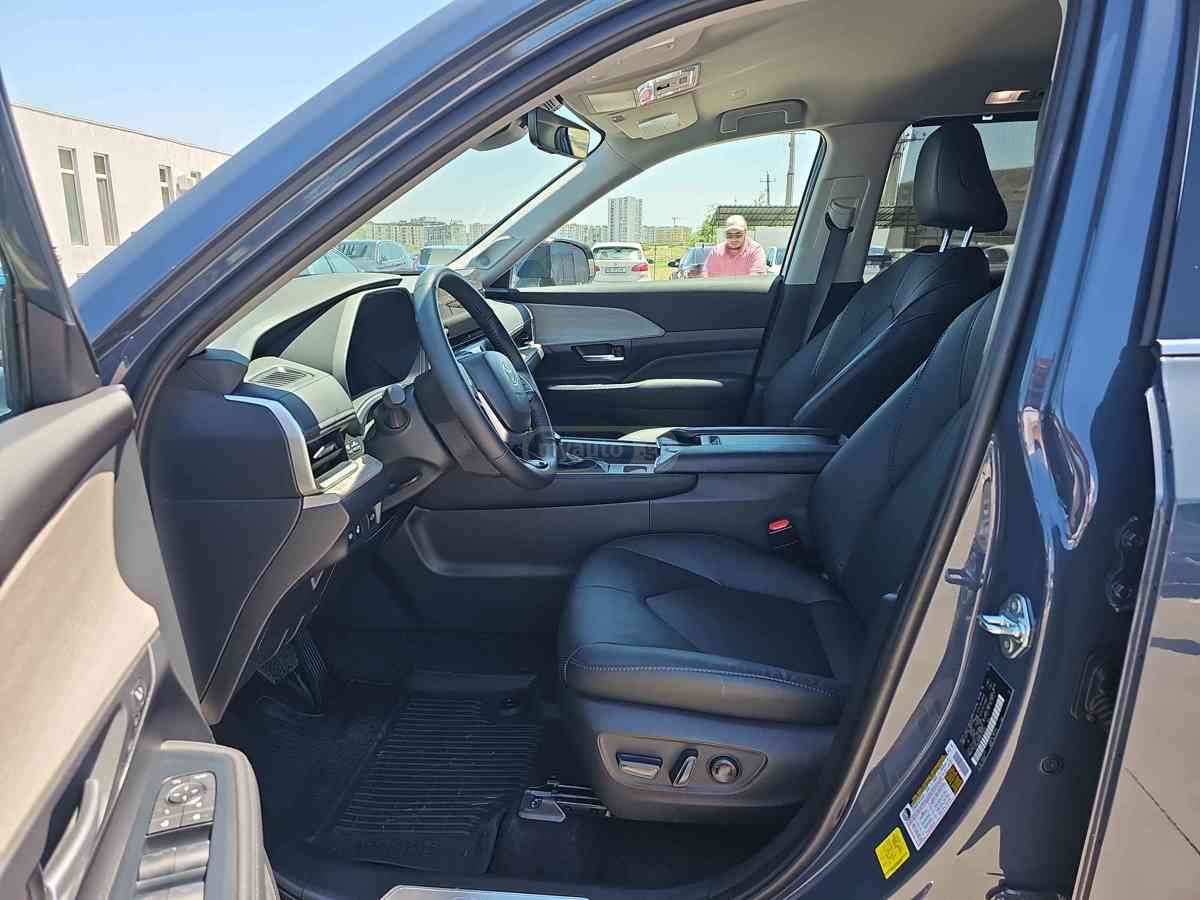 Toyota Grand Highlander 2024 — photo 2