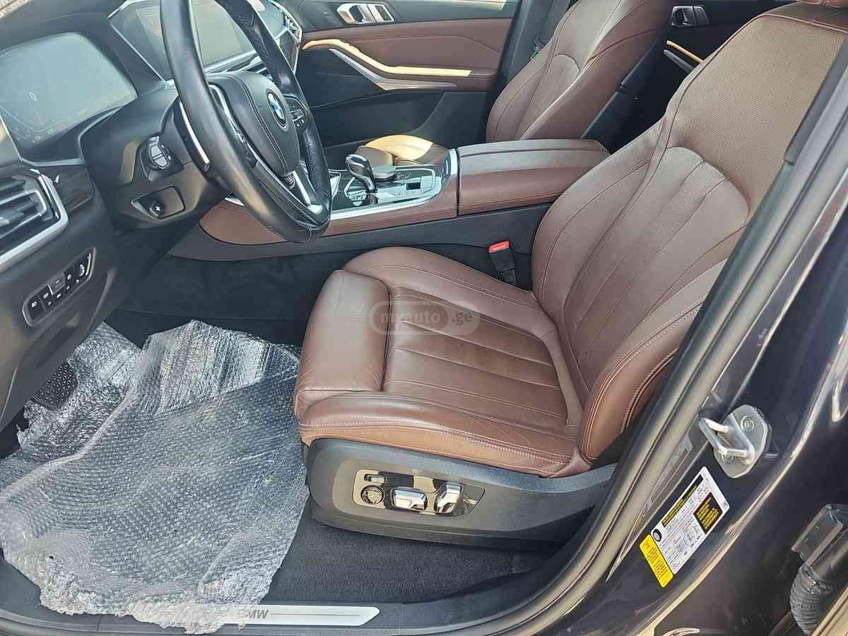 BMW X5 2021 — photo 2