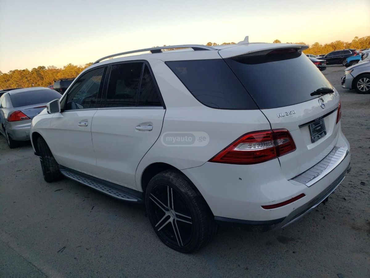 Mercedes-Benz ML 350 2015 — photo 2
