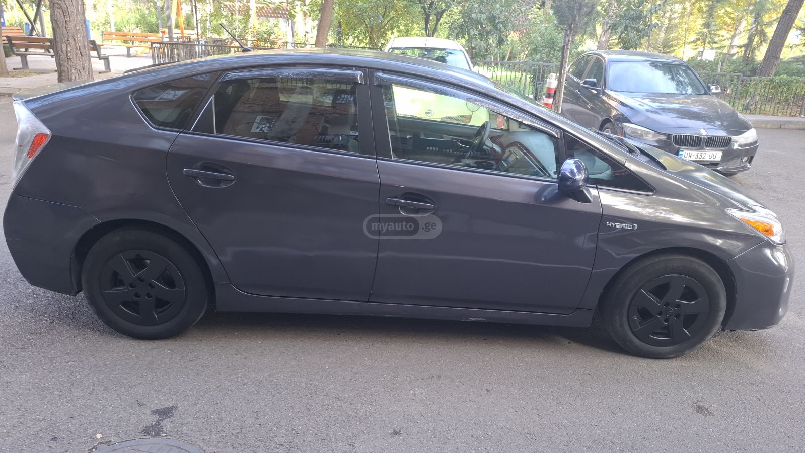 Toyota Prius 2012 — photo 2