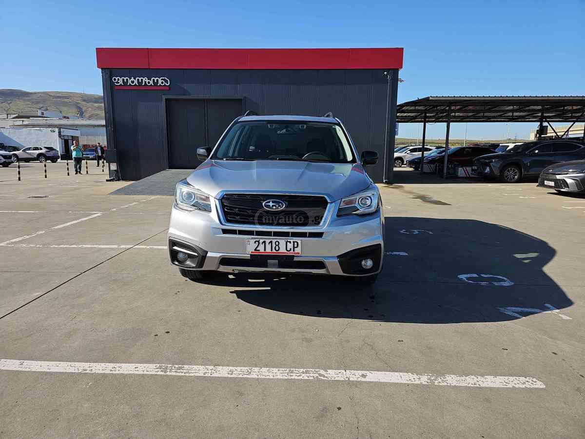 Subaru Forester 2018 — photo 2
