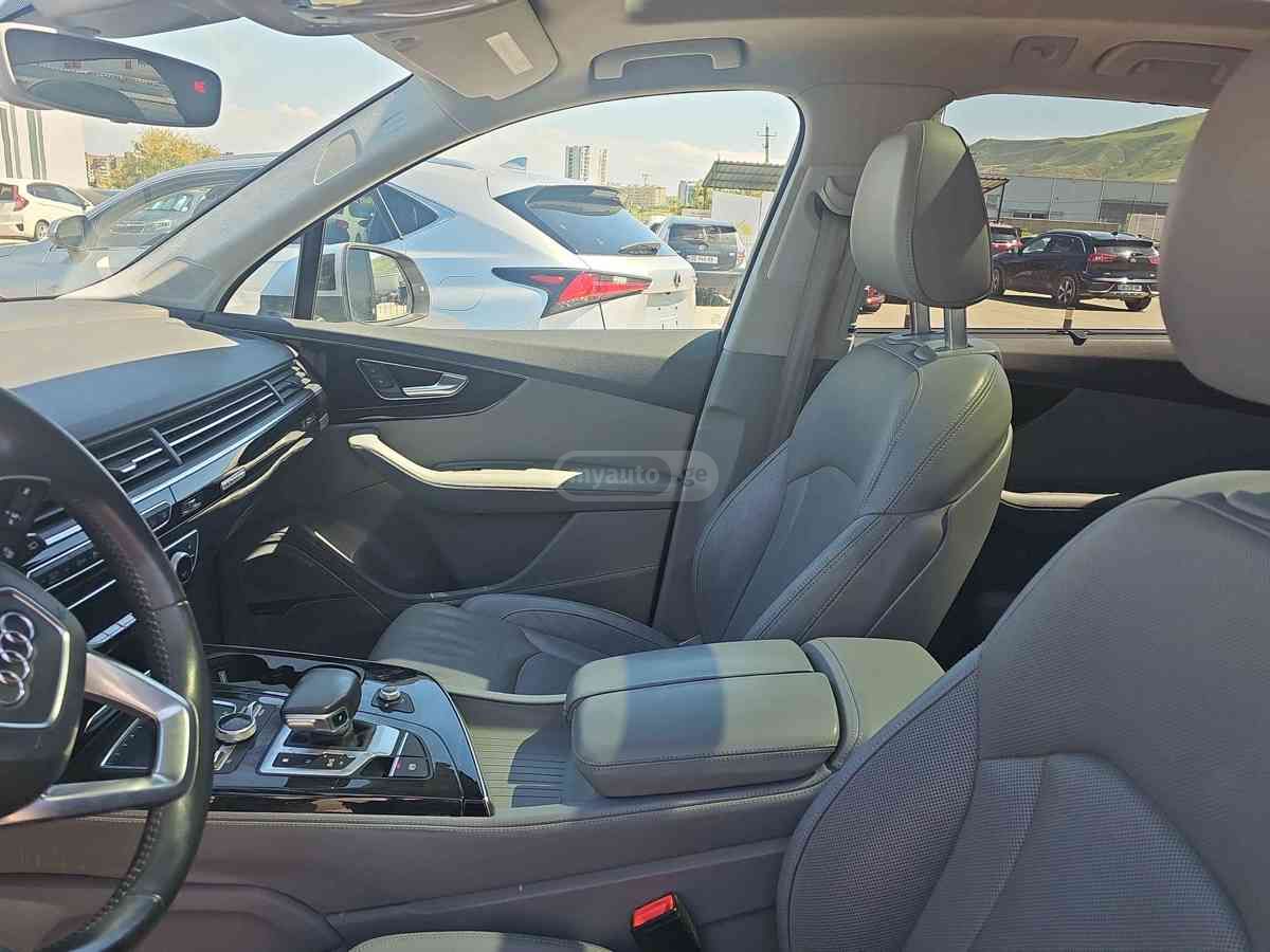 Audi Q7 2017 — photo 2