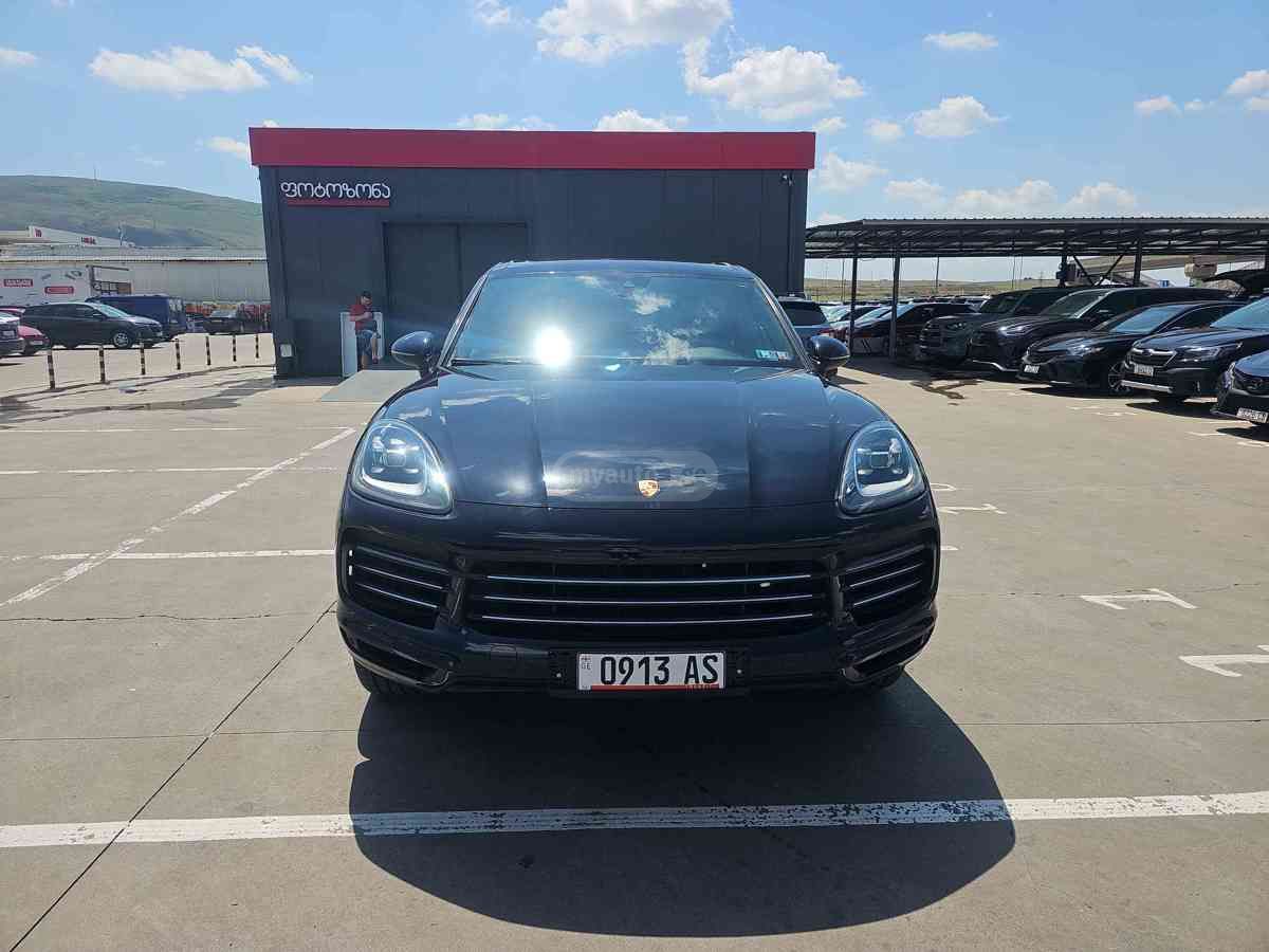 Porsche Cayenne 2019 — photo 2