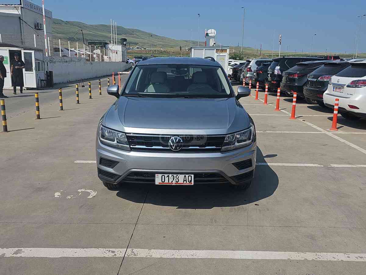 Volkswagen Tiguan 2020 — photo 2