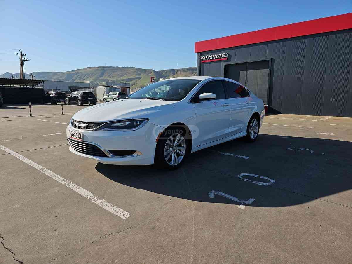 Chrysler 200