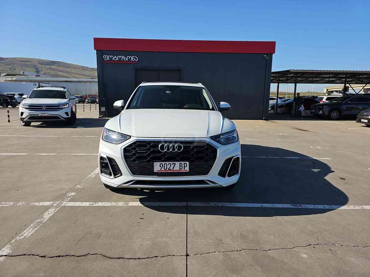 Audi Q5 2023 — photo 2