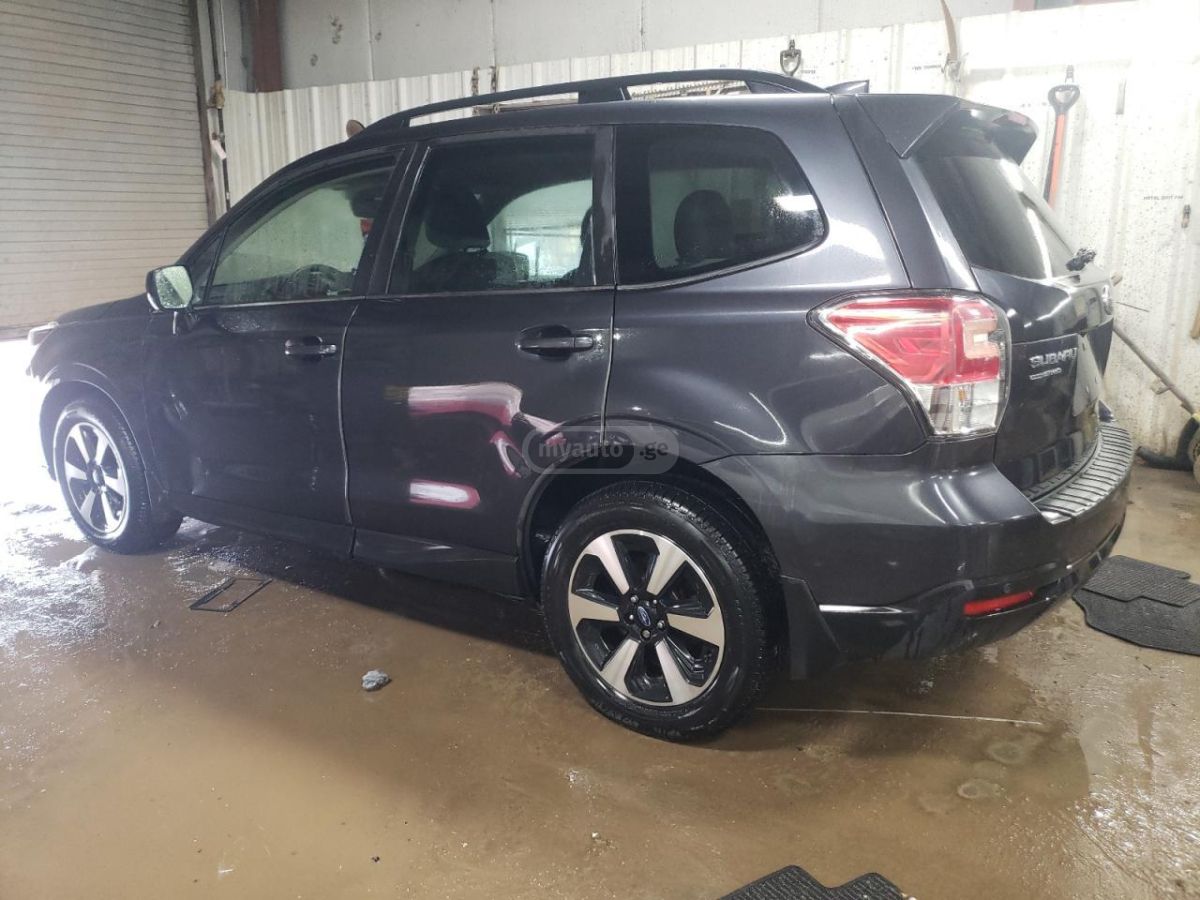 Subaru Forester 2017 — photo 2