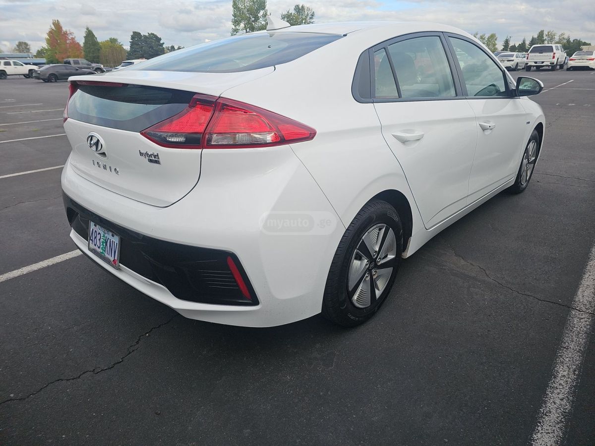 Hyundai Ioniq 2017 — photo 2