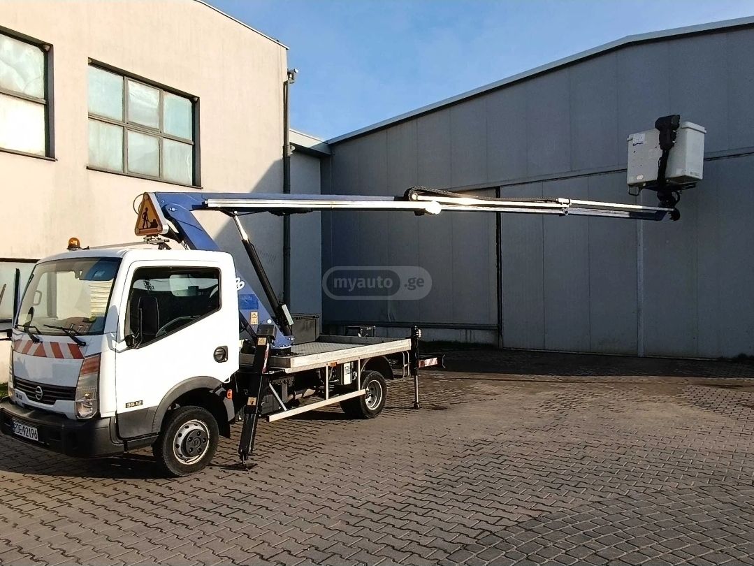 Nissan Cabstar 2014 — photo 2
