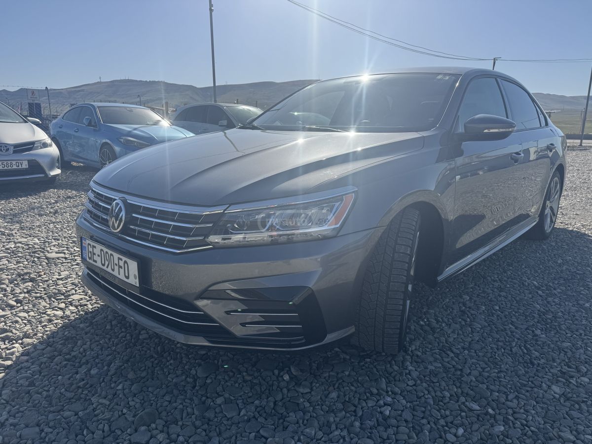 Volkswagen Passat 2018 — photo 2