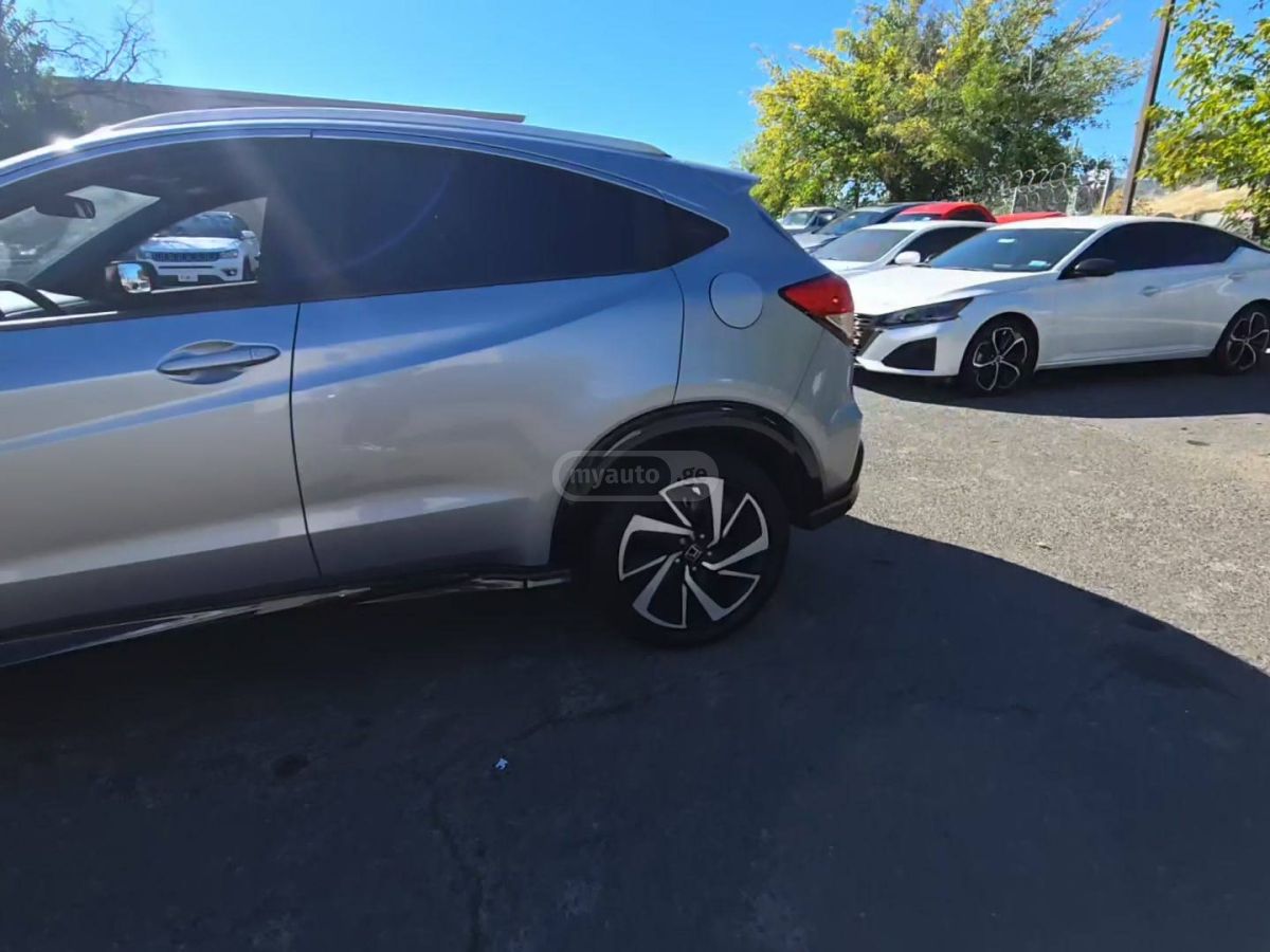 Honda HR-V 2019 — photo 2