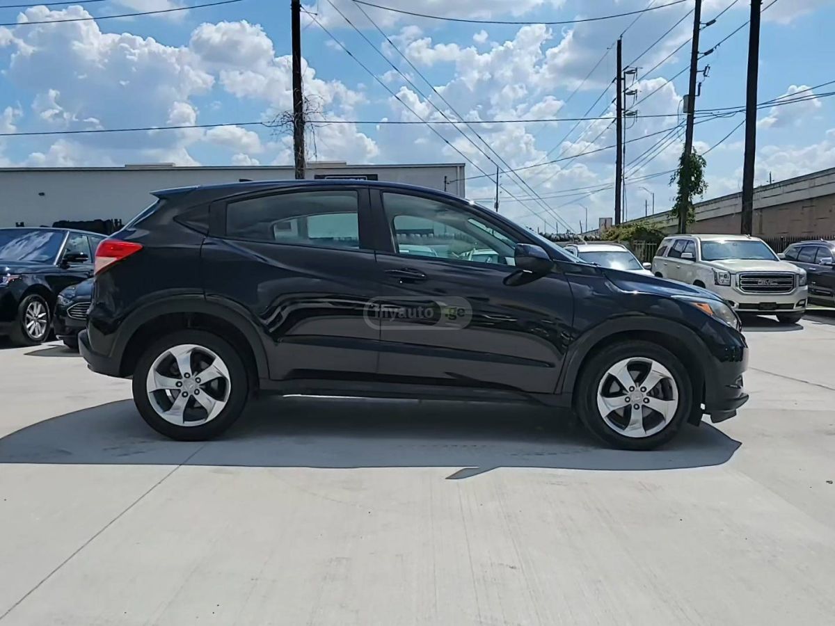 Honda HR-V 2018 — photo 2