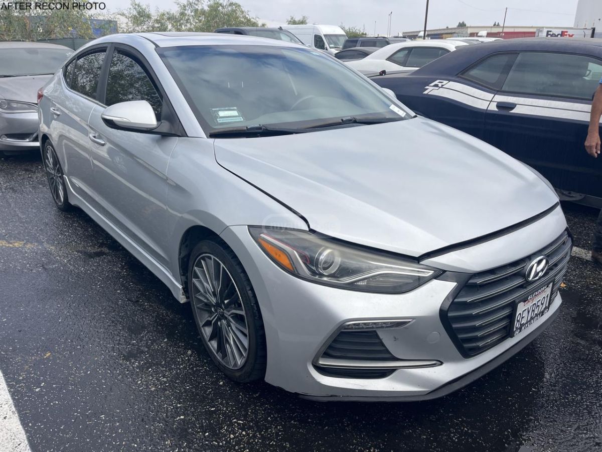 Hyundai Elantra 2018 — photo 2