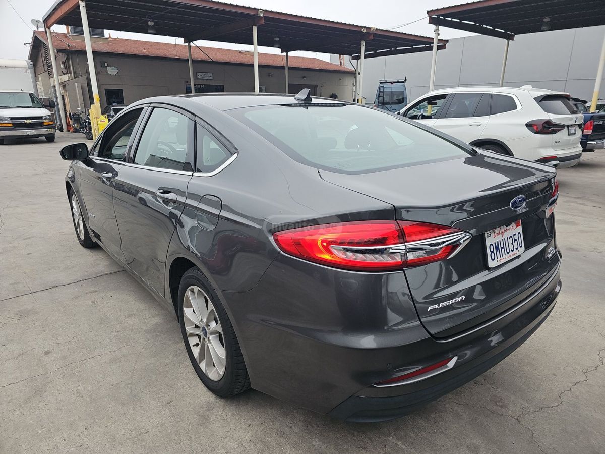 Ford Fusion 2019 — photo 2