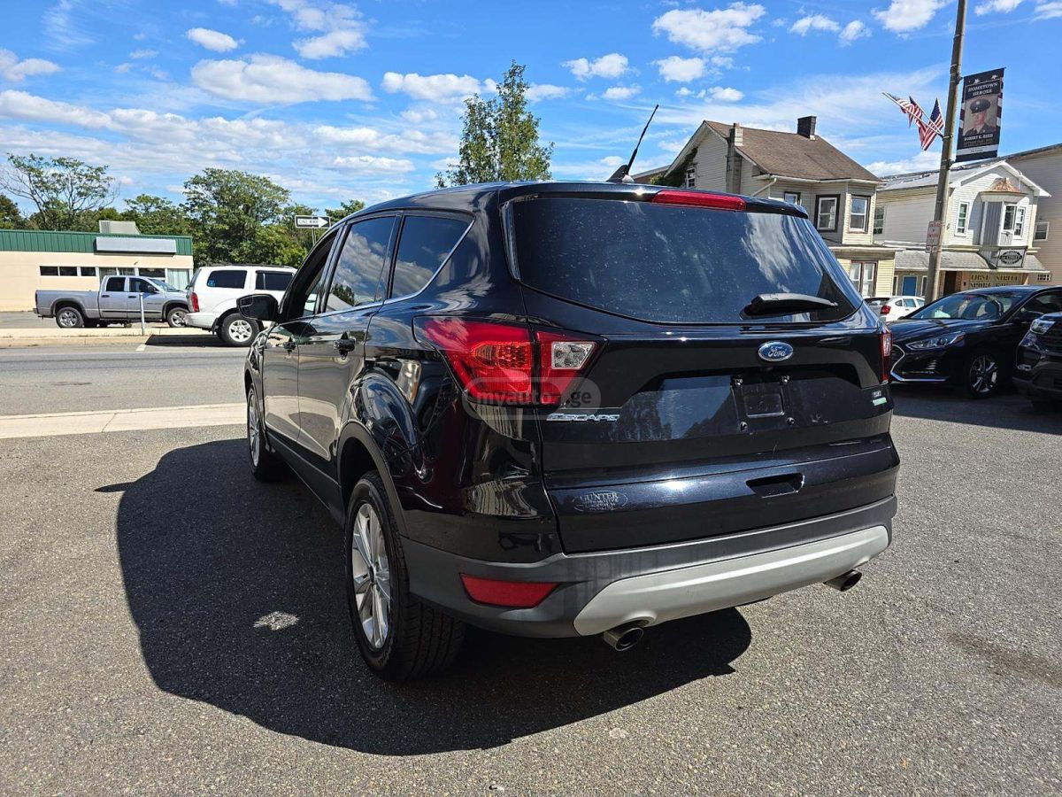 Ford Escape 2019 — photo 2