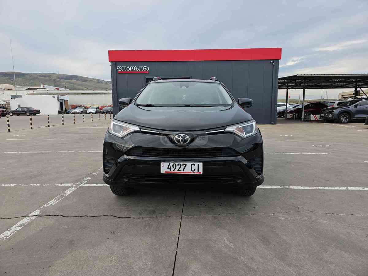 Toyota RAV4 2018 — photo 2