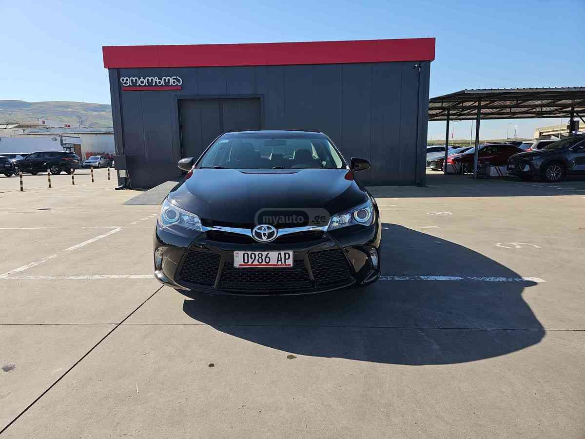 Toyota Camry 2015 — photo 2