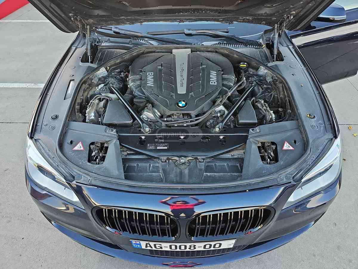 BMW 750 2015 — photo 2