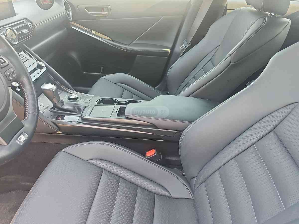 Lexus IS 350 2023 — photo 2