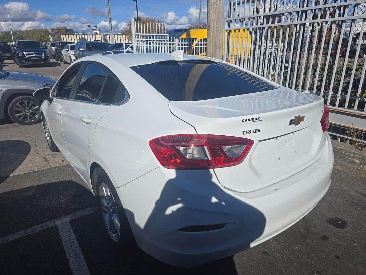 Chevrolet Cruze 2017 — photo 2