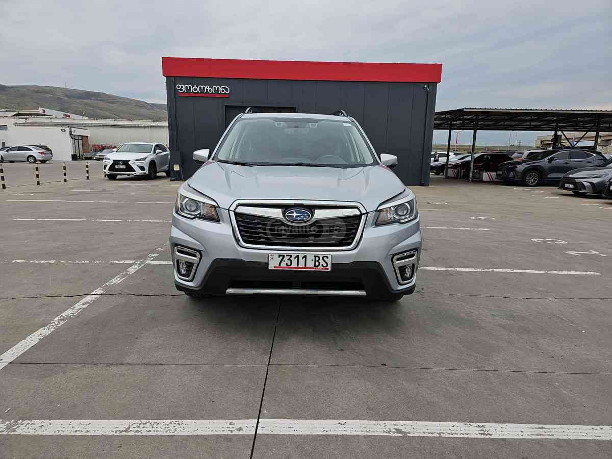 Subaru Forester 2019 — photo 2