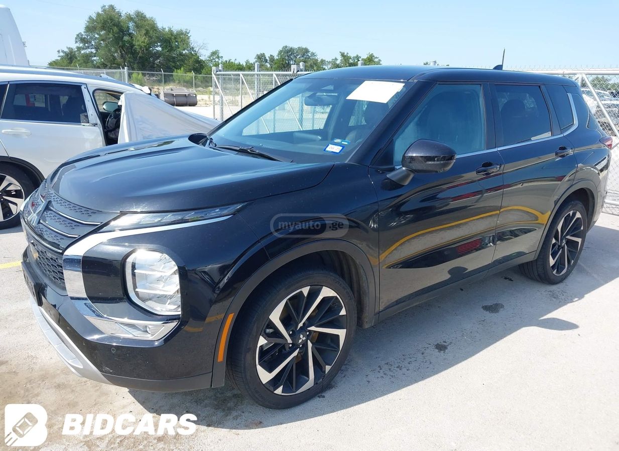 Mitsubishi Outlander 2023 — photo 2