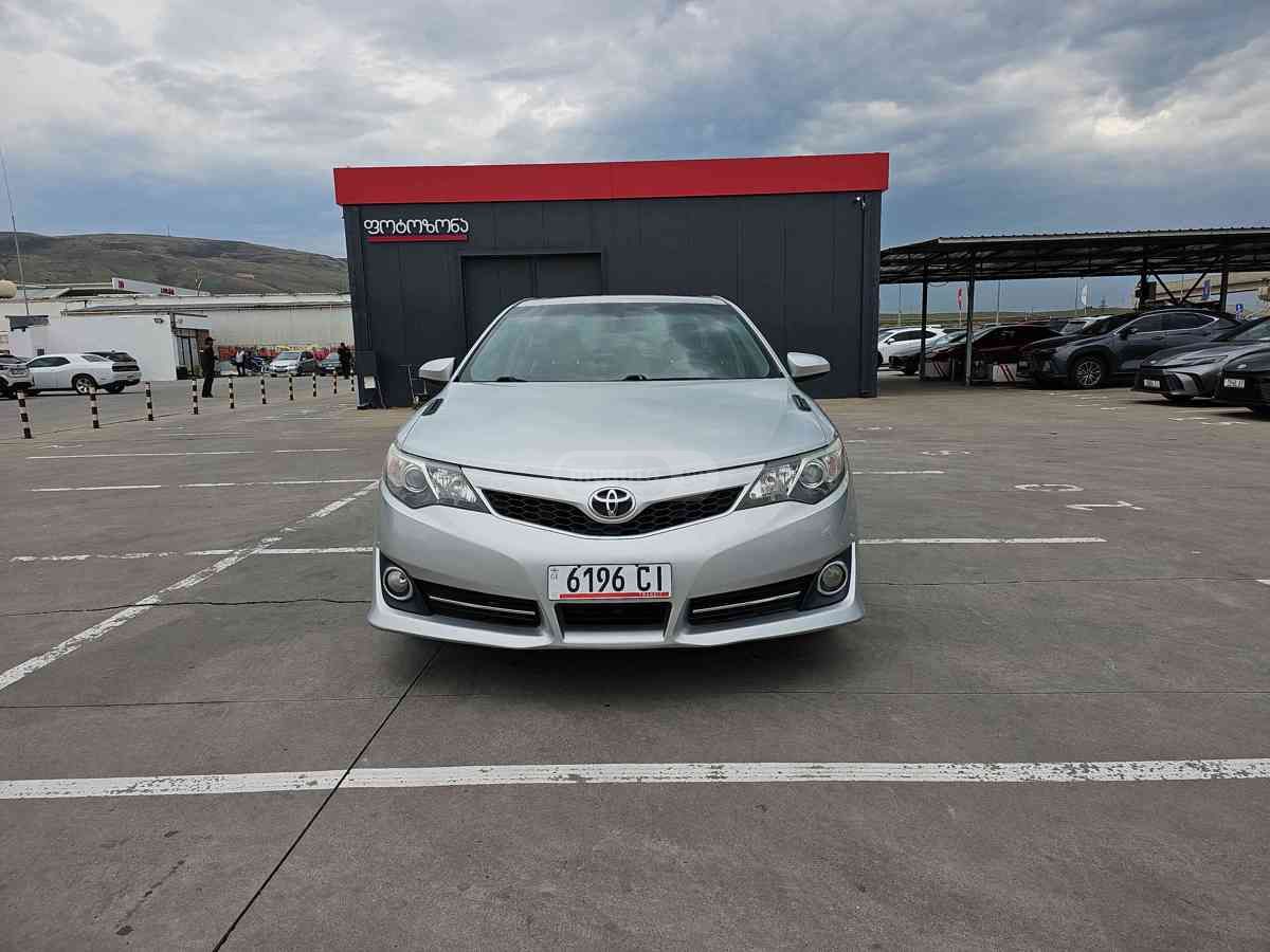 Toyota Camry 2013 — photo 2