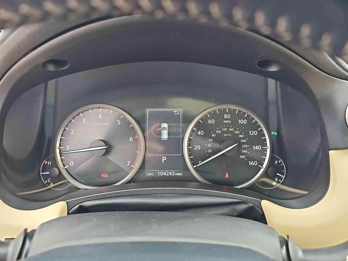 Lexus NX 300 2019 — photo 2