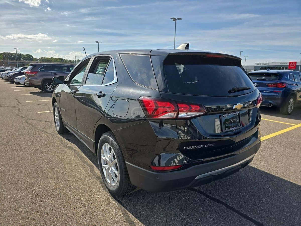 Chevrolet Equinox 2022 — photo 2