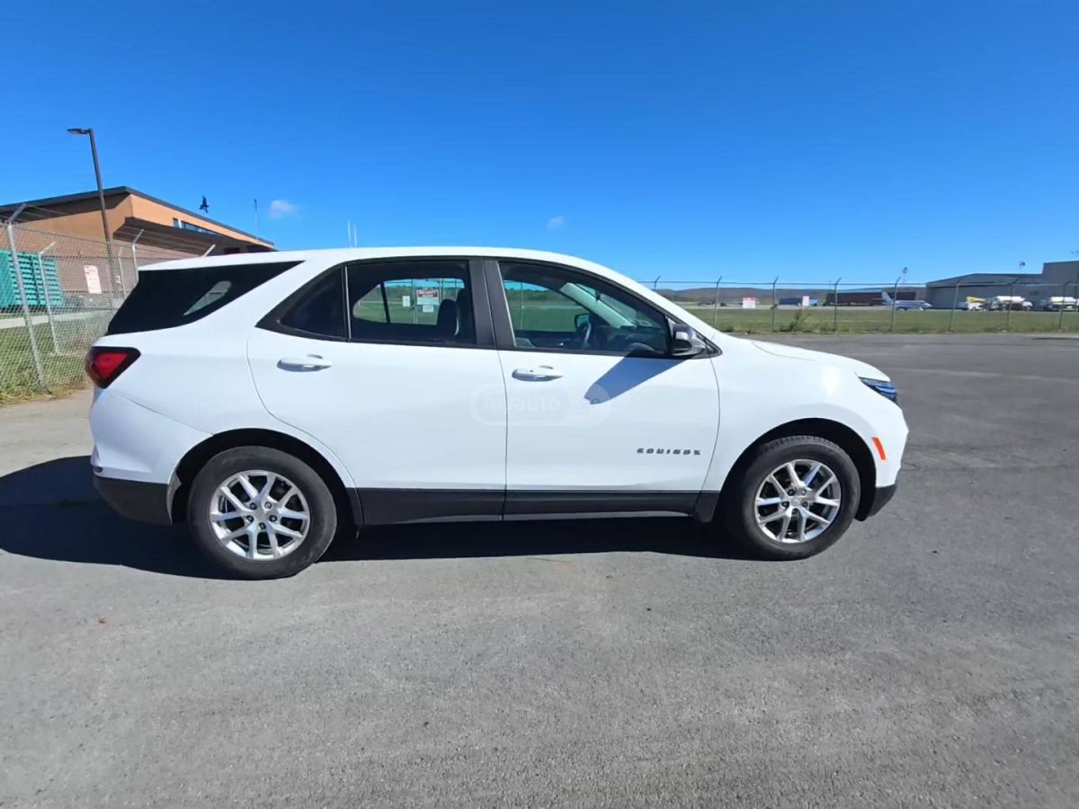 Chevrolet Equinox 2022 — photo 2
