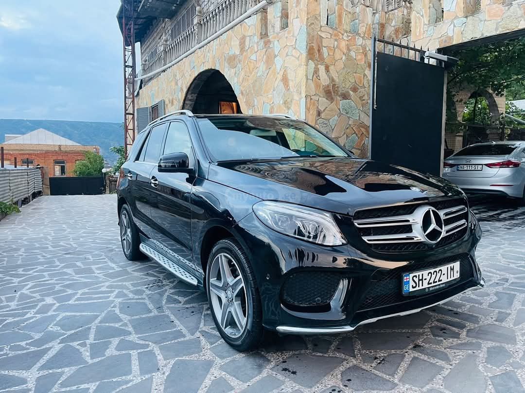 Mercedes-Benz GLE 400 2016 — photo 2