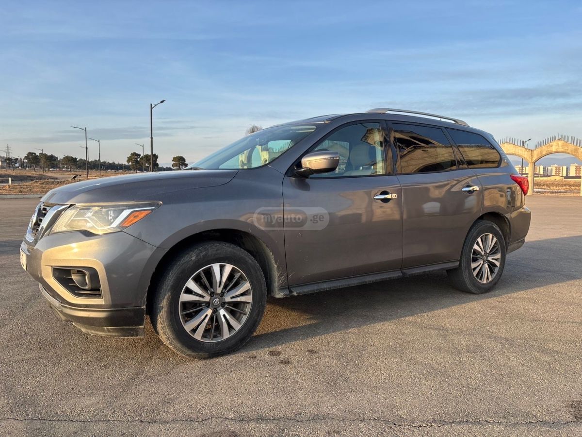 Nissan Pathfinder 2017 — photo 2