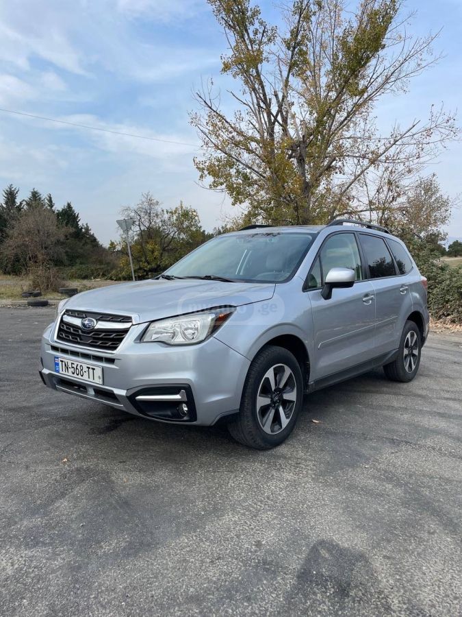 Subaru Forester 2018 — photo 2